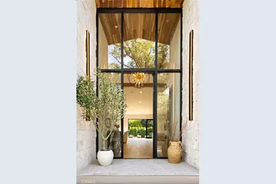 5750 Stansbury Avenue, Sherman Oaks, CA 91401 - Photo 3