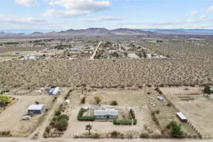 6142 Rare Rabbit Ave, Mojave, CA 93501 - Photo 9