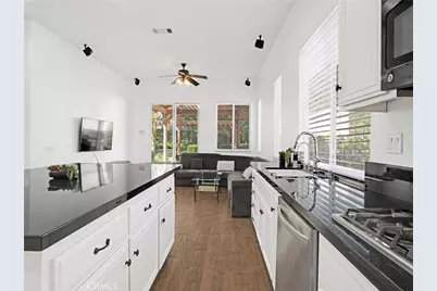 21103 Cross Creek Drive, Saugus, CA 91350 - Photo 15