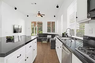 21103 Cross Creek Dr, Saugus, CA 91350 - Photo 15