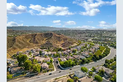 21103 Cross Creek Drive, Saugus, CA 91350 - Photo 41