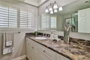 2747 Granvia Pl, Thousand Oaks, CA 91360 - Photo 33