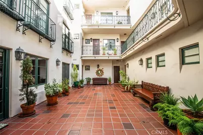 558 Hillgreen Drive #207, Beverly Hills, CA 90212 - Photo 5