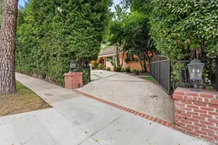1138 Coldwater Canyon Dr, Beverly Hills, CA 90210 - Photo 3