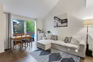 7050 Shoup Ave, Canoga Park, CA 91303 - Photo 3