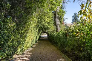 5653 Shirley Ave, Tarzana, CA 91356 - Photo 3