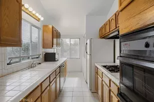 20447 Oxnard St, Woodland Hills, CA 91367 - Photo 7