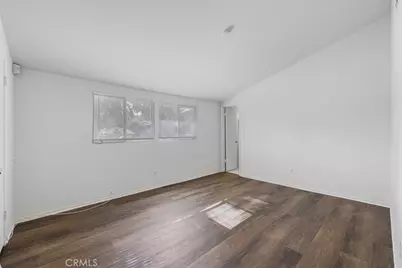20447 Oxnard Street, Woodland Hills, CA 91367 - Photo 9
