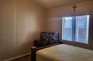 19842 Emerald Creek Dr, Canyon Country, CA 91351 - Photo 9