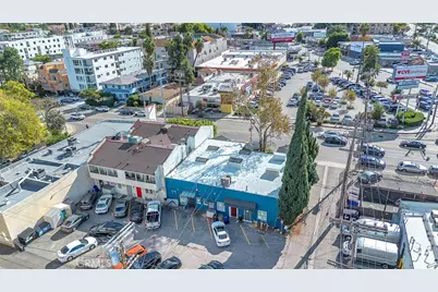 10935 Camarillo, North Hollywood, CA 91602 - Photo 21