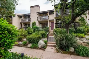 5711 Owensmouth Ave, Woodland Hills, CA 91367 - Photo 1