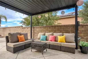 20530 Cheryl Ln, Saugus, CA 91350 - Photo 17