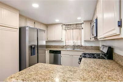 26922 Flo, Canyon Country, CA 91351 - Photo 7