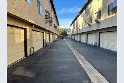 19230 Wyandotte #14, Reseda, CA 91335 - Photo 5