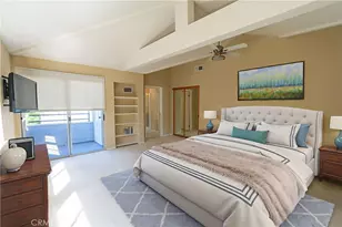 23169 Mulholland Dr, Woodland Hills, CA 91364 - Photo 17