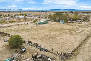 6173 Holiday, Rosamond, CA 93560 - Photo 21