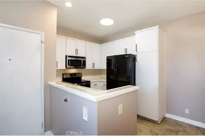 27614 Susan Beth Way #F, Saugus, CA 91350 - Photo 11