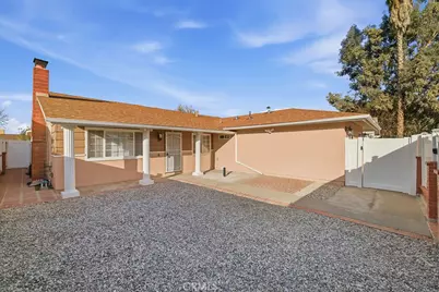 24305 Wabuska, Newhall, CA 91321 - Photo 3