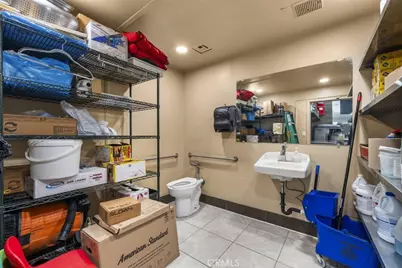 12061 Strathern Street, North Hollywood, CA 91605 - Photo 31