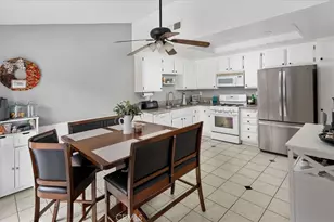 28308 Simsalido Ave, Canyon Country, CA 91387 - Photo 7