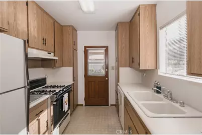 6900 Aura Avenue, Reseda, CA 91335 - Photo 9