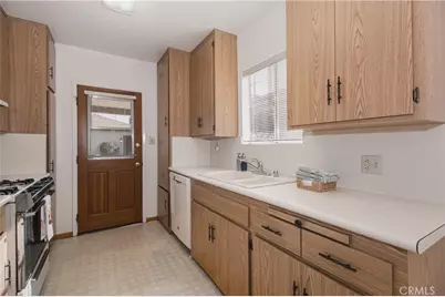 6900 Aura Avenue, Reseda, CA 91335 - Photo 7