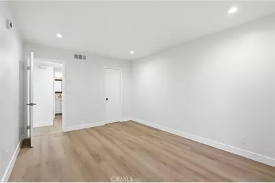 15511 Sherman Way #19, Van Nuys, CA 91406 - Photo 17