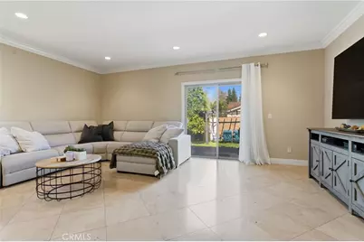 22711 Collins Street, Woodland Hills, CA 91367 - Photo 15