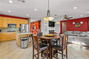 29724 Castlebury, Castaic, CA 91384 - Photo 11
