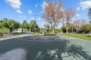 25736 Player Dr, Valencia, CA 91355 - Photo 41
