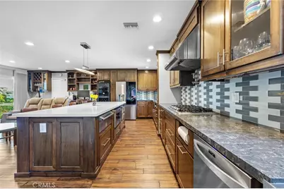 8674 Vine Valley, Los Angeles, CA 91352 - Photo 3