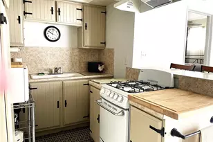 22050 Tulsa, Chatsworth, CA 91311 - Photo 29