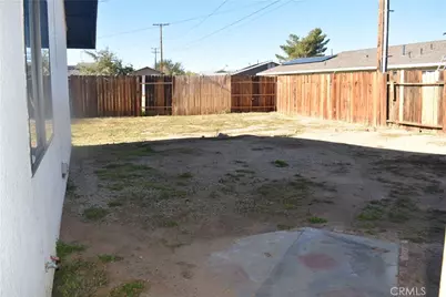 8873 Holly, California City, CA 93505 - Photo 21