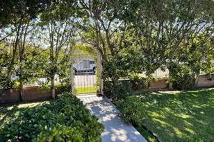 11143 Emelita, North Hollywood, CA 91601 - Photo 7