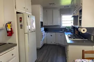 13430 Oxnard, Los Angeles, CA 91401 - Photo 11