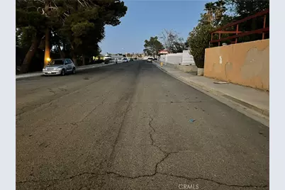 226 E Fredricks, Barstow, CA 92311 - Photo 5