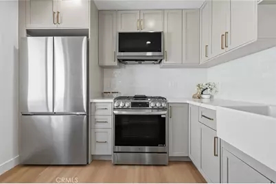 9502 Via Salerno, Burbank, CA 91504 - Photo 7