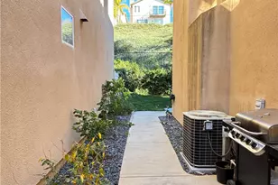 27700 Thalia Ln, Canyon Country, CA 91351 - Photo 25