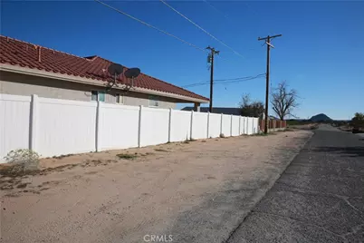 10600 Aspen, California City, CA 93505 - Photo 21