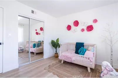 11722 Hayvenhurst, Granada Hills, CA 91344 - Photo 27