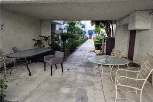 18530 Hatteras St, Tarzana, CA 91356 - Photo 19