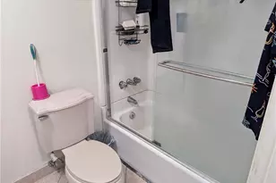 18530 Hatteras St, Tarzana, CA 91356 - Photo 15