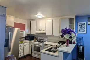 18530 Hatteras St, Tarzana, CA 91356 - Photo 13