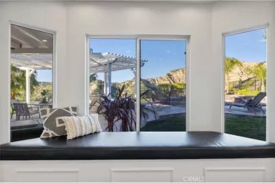 23097 Lowridge Place, Saugus, CA 91390 - Photo 15