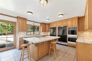 20555 Dumont St, Woodland Hills, CA 91364 - Photo 9