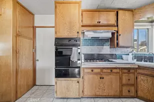 8103 Lullaby Ln, Panorama City, CA 91402 - Photo 11