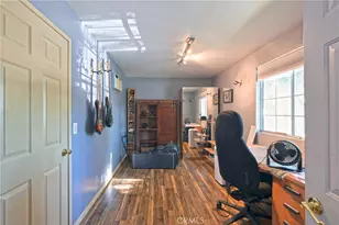 23421 Aetna St, Woodland Hills, CA 91367 - Photo 47