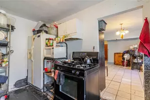 811 E 43rd Pl, Los Angeles, CA 90011 - Photo 9