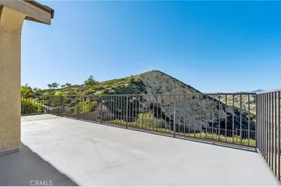 22939 Raintree Lane, Saugus, CA 91390 - Photo 25