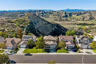 22939 Raintree Ln, Saugus, CA 91390 - Photo 43